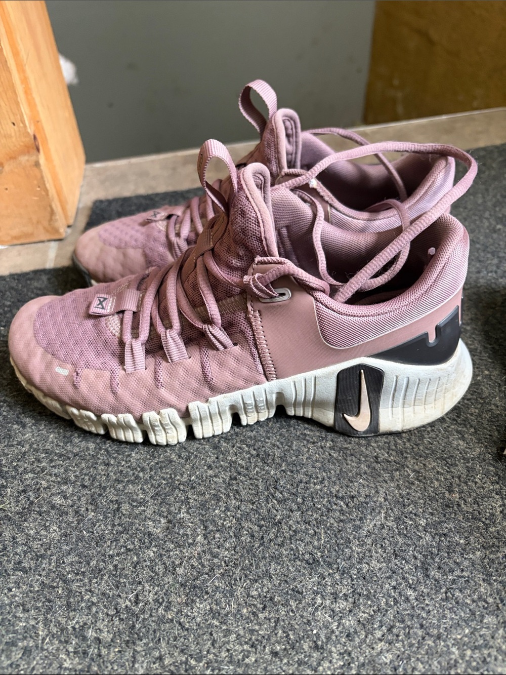 Nike Women's Mauve metcon size 7
